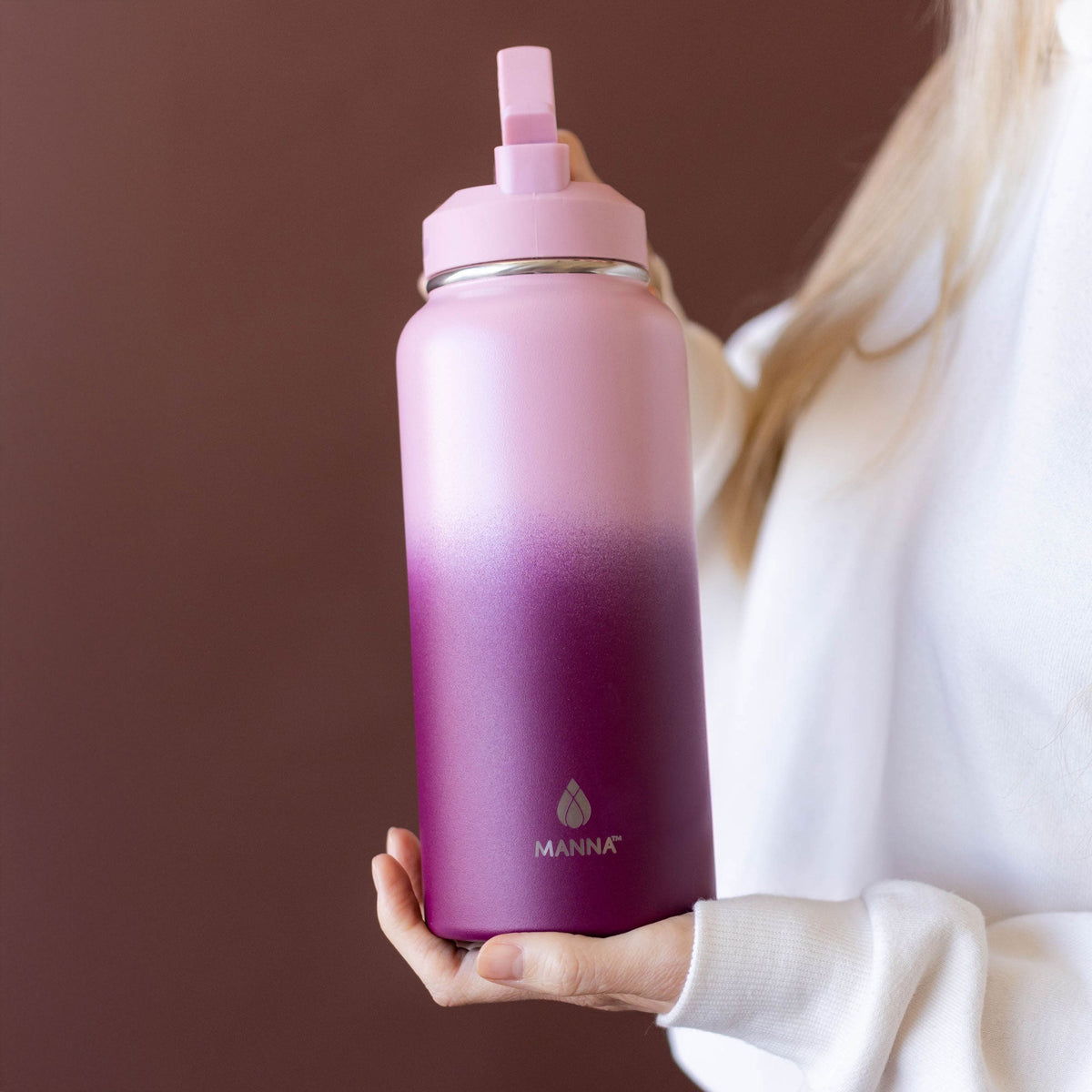32-oz-powel-bottle-u5 32_Manna_Website_Lifestyles-2.jpg